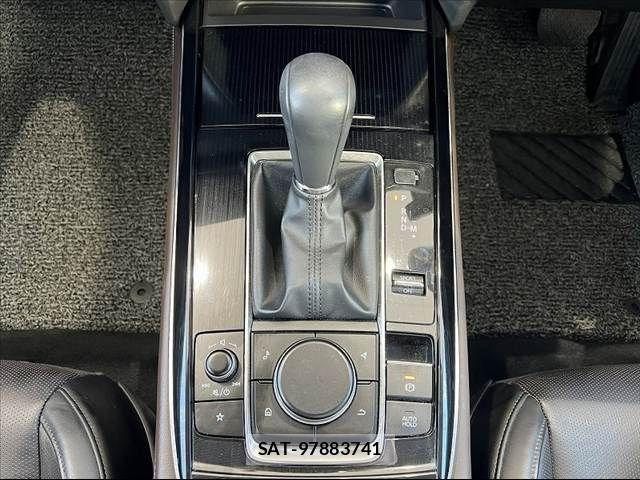 Mazda CX-30 2019-10 6903871-24