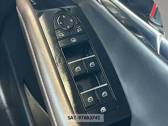 Mazda CX-30 2019-10 6903871-29