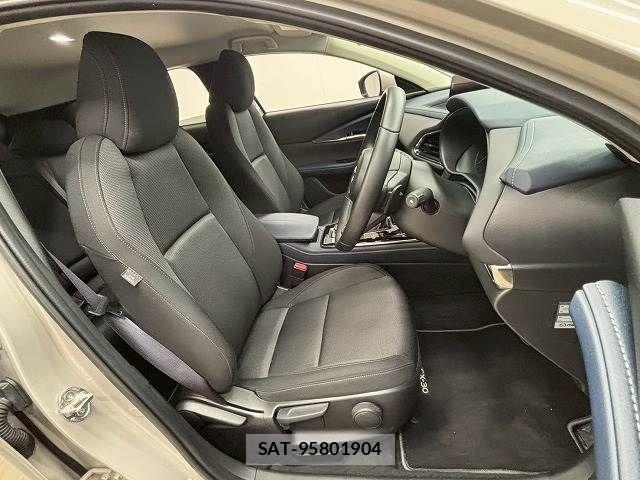 Mazda CX-30 2023-10 7020287-4