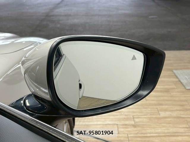 Mazda CX-30 2023-10 7020287-7