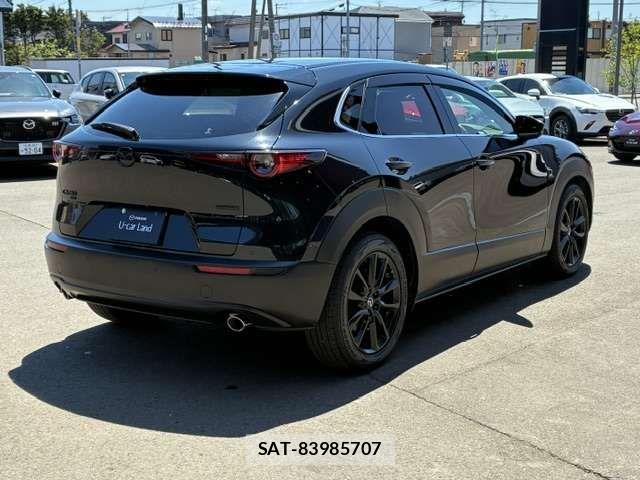Mazda CX-30 2024-03 7020282-4