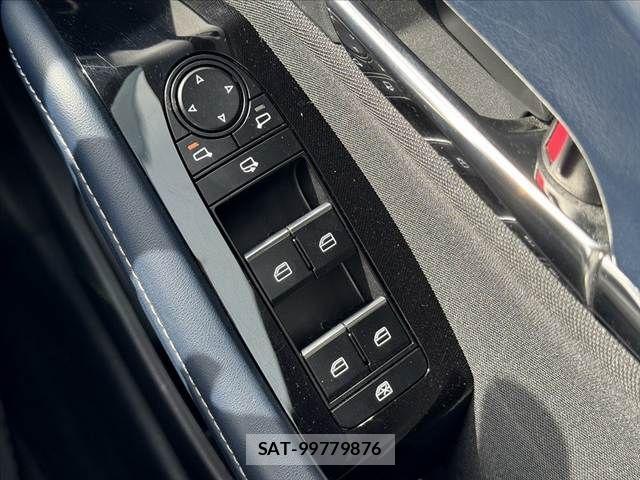 Mazda CX-30 2021-09 7216846-28