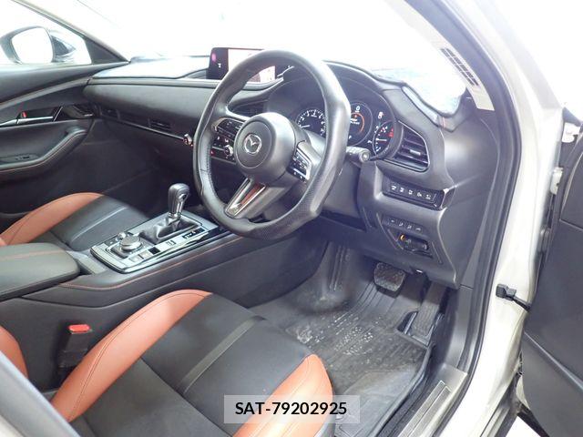 Mazda CX-30 2025-05 7216861-1