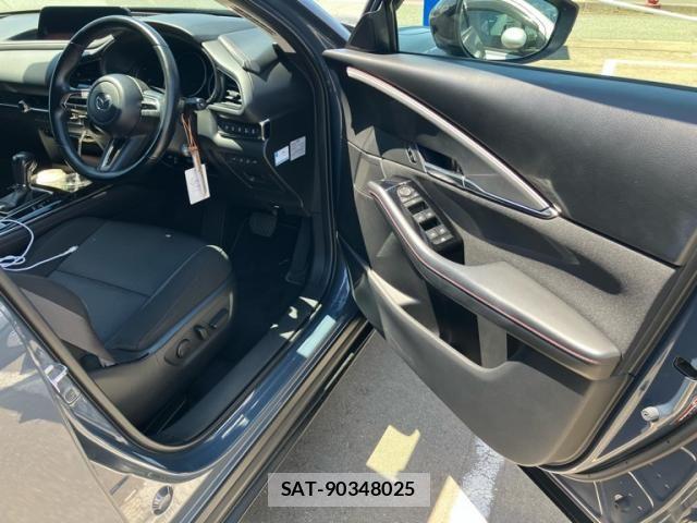 Mazda CX-30 2022-07 7216854-18