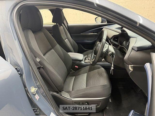 Mazda CX-30 2020-03 7216825-6