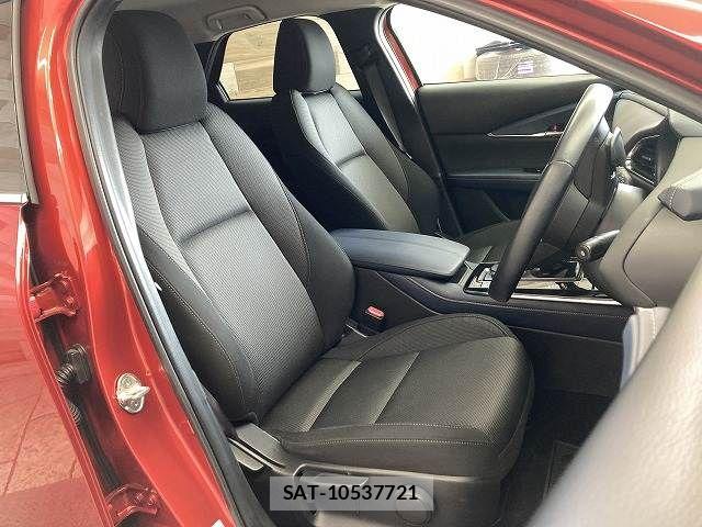 Mazda CX-30 2020-05 7216826-11