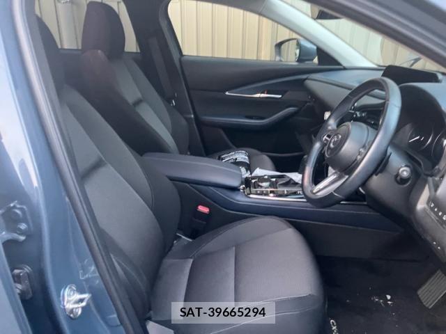 Mazda CX-30 2019-11 7216818-12