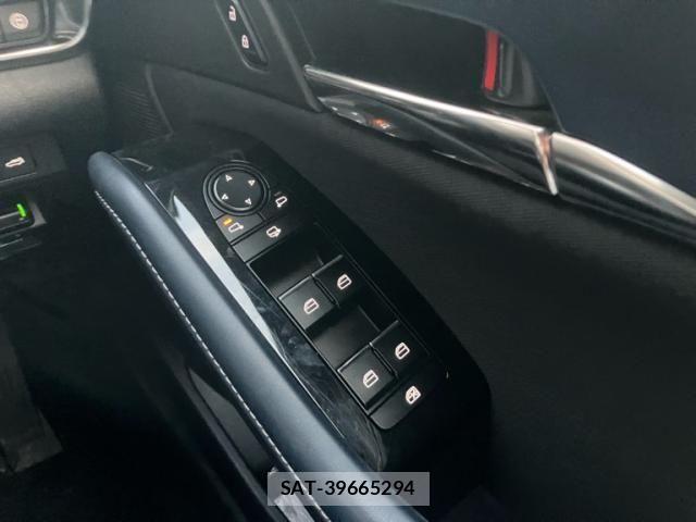 Mazda CX-30 2019-11 7216818-17