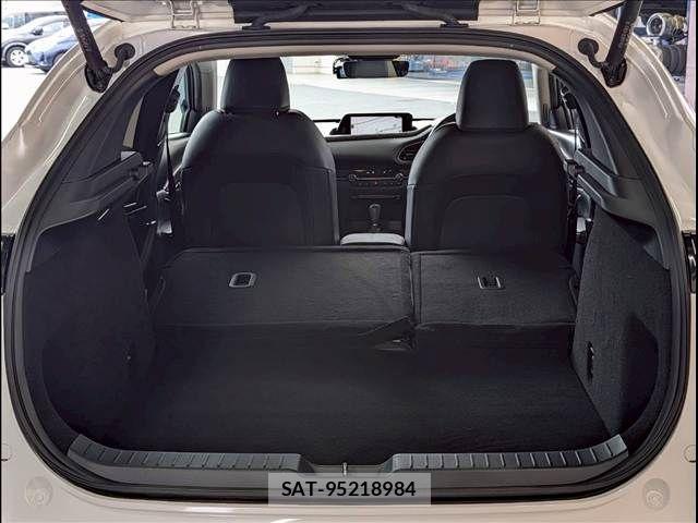 Mazda CX-30 2020-07 7216829-12