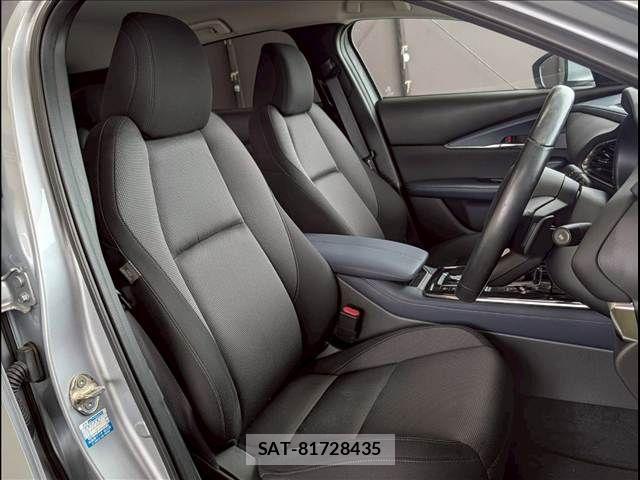 Mazda CX-30 2021-04 7250363-4
