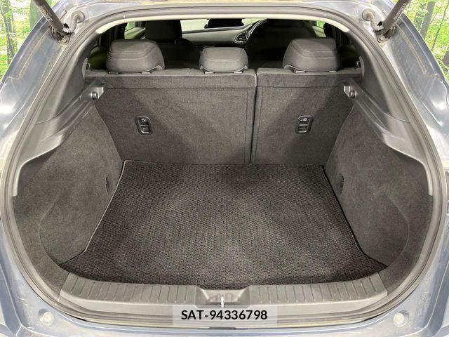 Mazda CX-30 2021-05 7391759-9