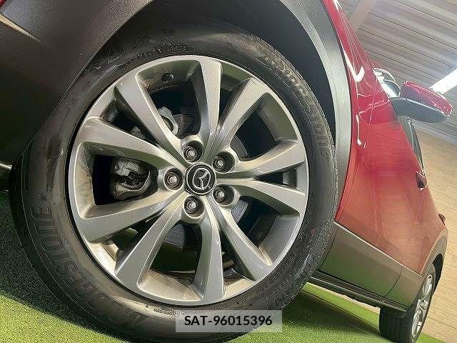 Mazda CX-30 2020-03 7500110-11