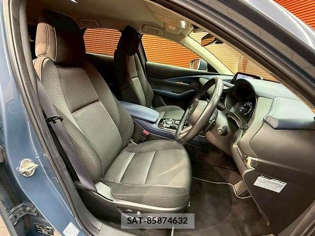 Mazda CX-30 2021-09 7508458-7
