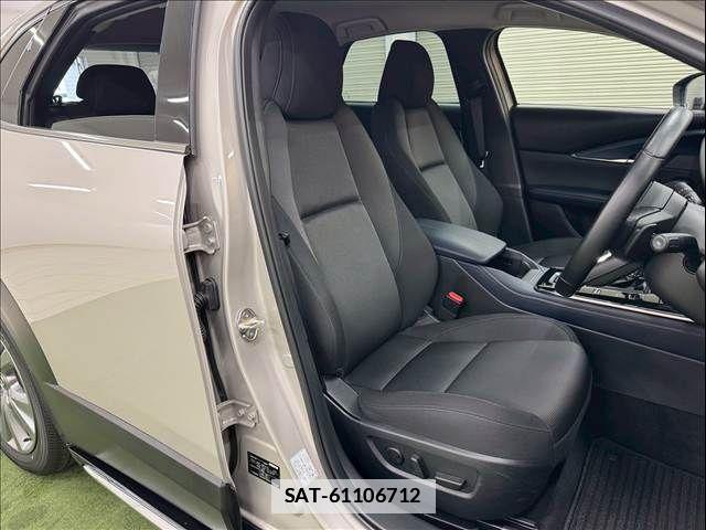 Mazda CX-30 2024-11 7783978-8