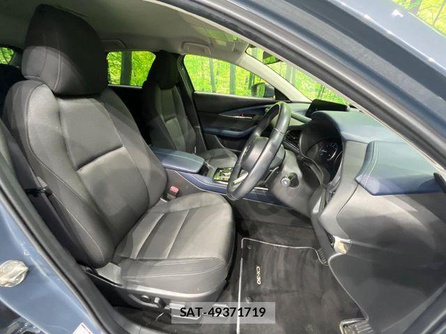 Mazda CX-30 2020-01 8129586-8
