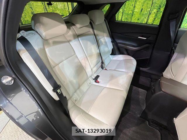 Mazda CX-30 2023-06 8145645-10