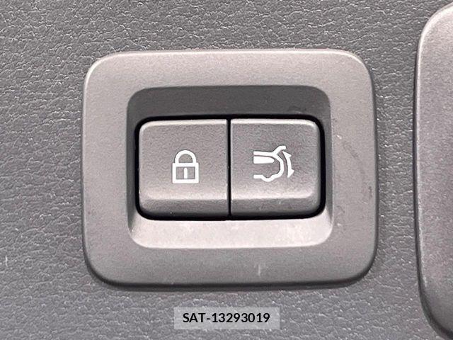 Mazda CX-30 2023-06 8145645-8