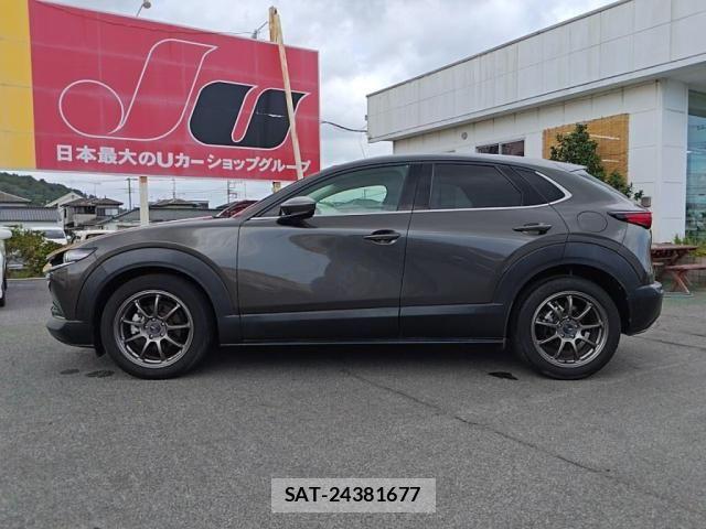 Mazda CX-30 2020-11 8207119-9