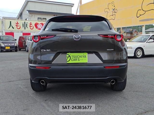 Mazda CX-30 2020-11 8207119-10