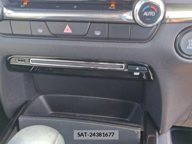 Mazda CX-30 2020-11 8207119-14