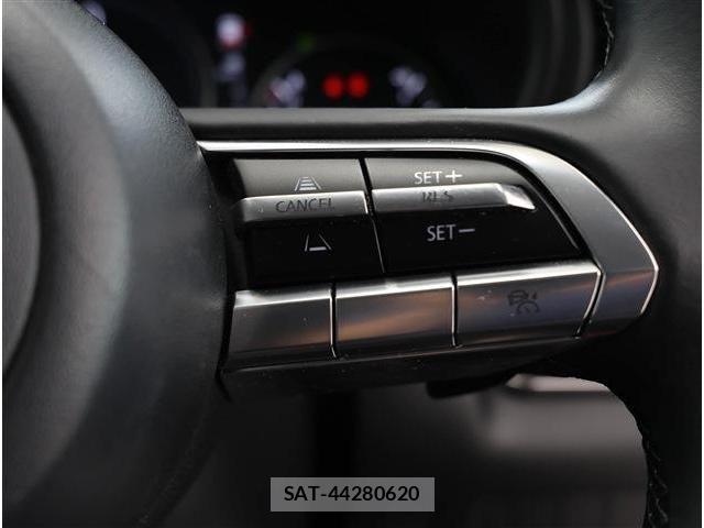 Mazda CX-30 2021-07 8207120-13
