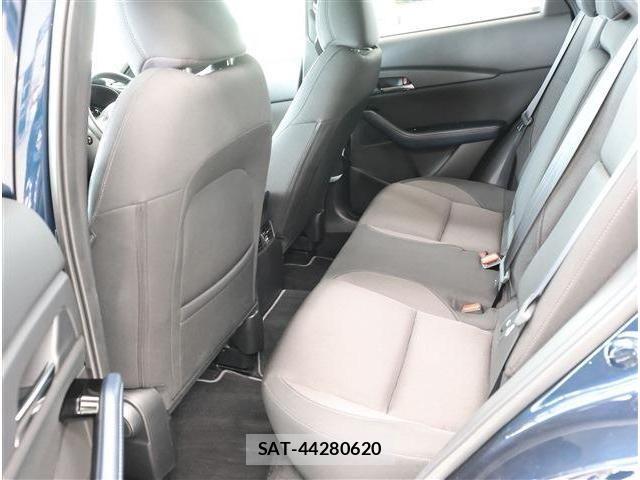 Mazda CX-30 2021-07 8207120-17