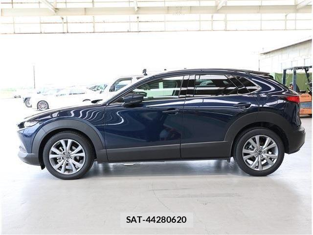 Mazda CX-30 2021-07 8207120-26