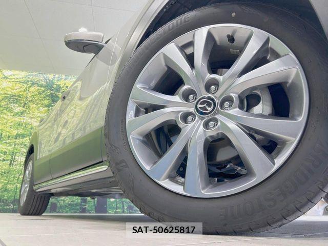 Mazda CX-30 2024-12 8207115-12