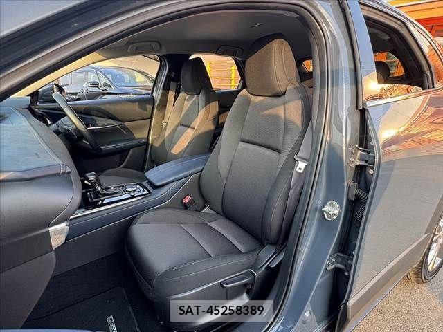 Mazda CX-30 2020-04 8207123-16