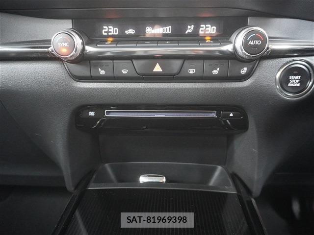 Mazda CX-30 2023-05 8207113-14