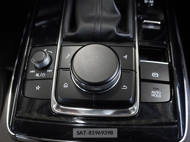 Mazda CX-30 2023-05 8207113-15