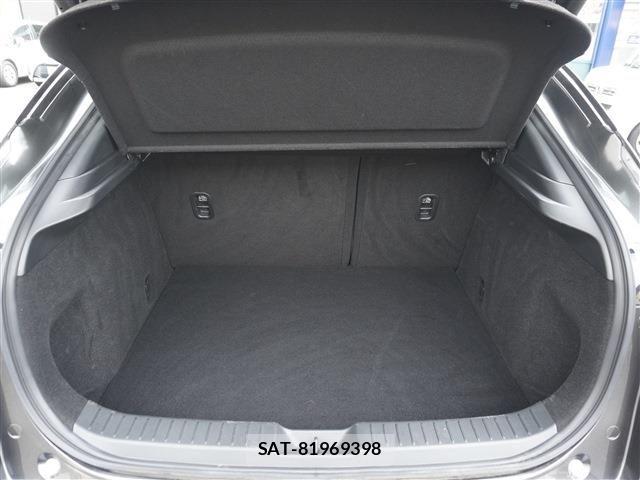 Mazda CX-30 2023-05 8207113-18