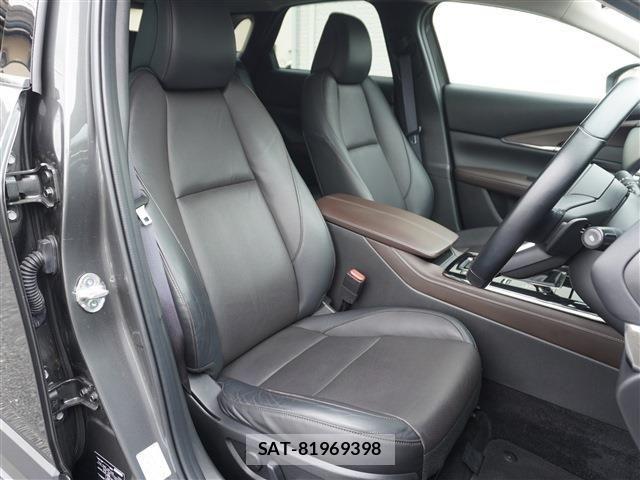 Mazda CX-30 2023-05 8207113-5