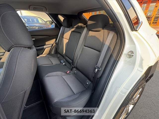 Mazda CX-30 2022-07 8207114-17