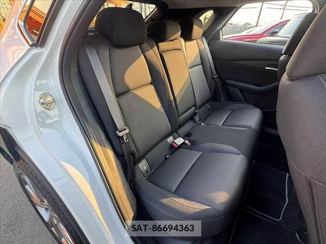 Mazda CX-30 2022-07 8207114-19