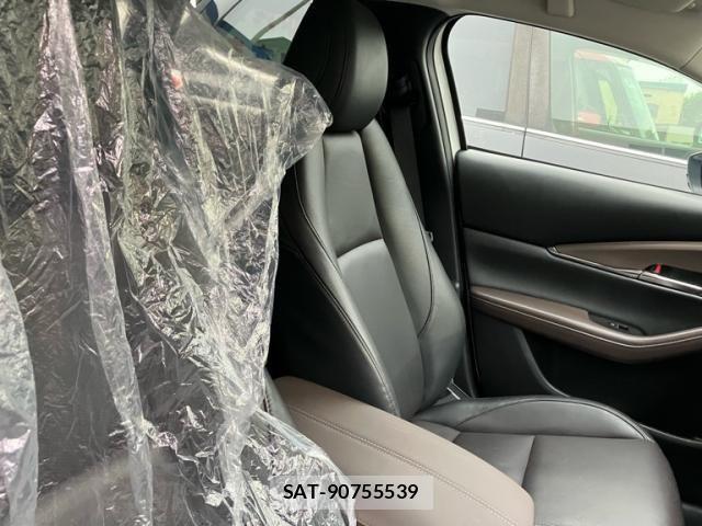 Mazda CX-30 2021-01 8244963-17