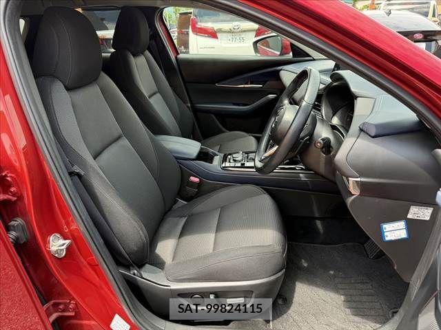 Mazda CX-30 2020-09 8314028-15