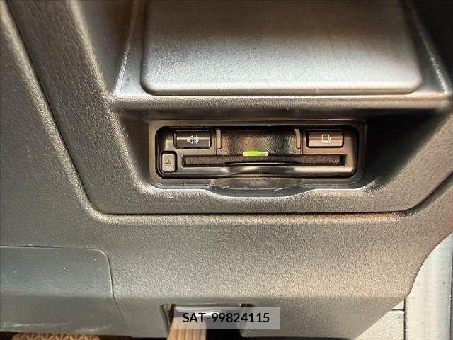 Mazda CX-30 2020-09 8314028-29