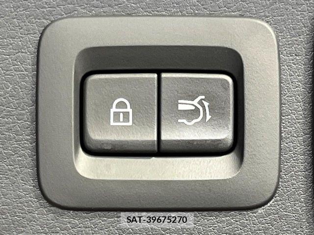 Mazda CX-30 2023-08 8335441-6