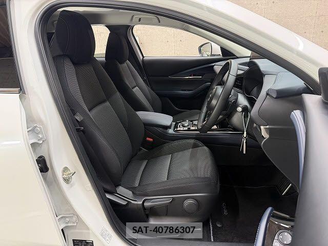 Mazda CX-30 2024-06 8335442-7