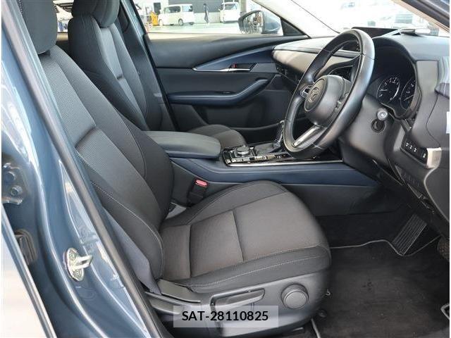 Mazda CX-30 2022-07 8335445-12