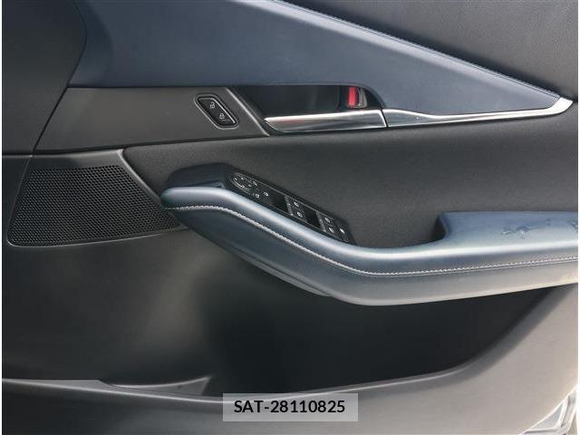Mazda CX-30 2022-07 8335445-4