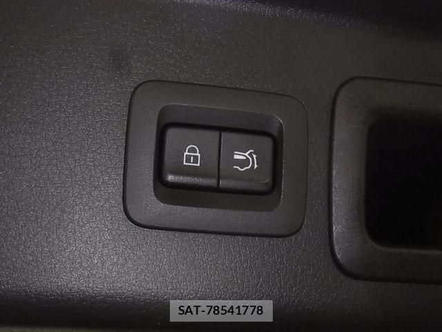 Mazda CX-30 2021-11 8411870-23