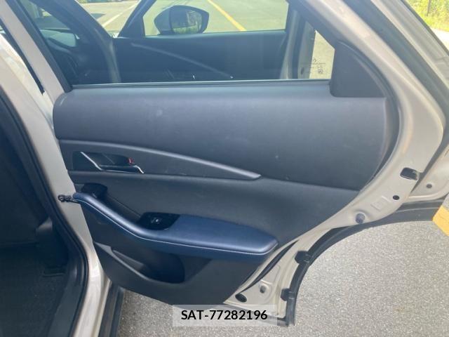 Mazda CX-30 2022-04 8411866-10