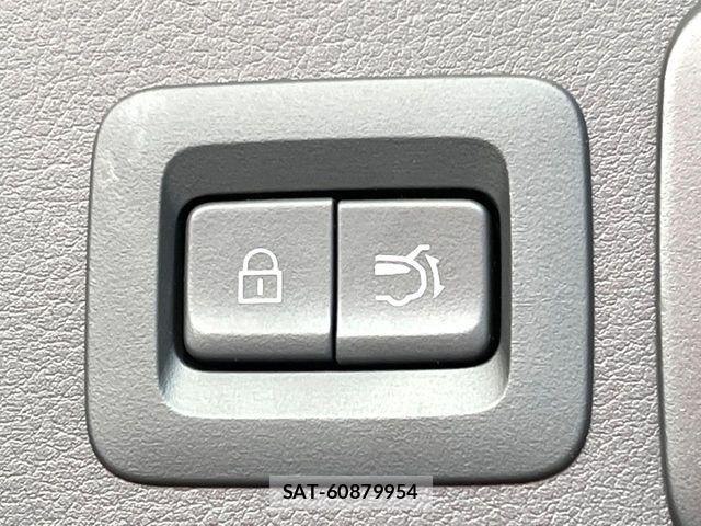 Mazda CX-30 2020-11 8457275-6