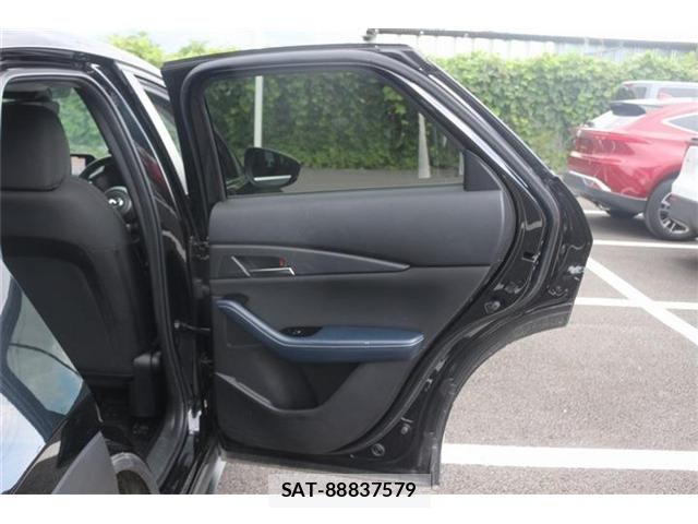 Mazda CX-30 2021-03 8524222-25