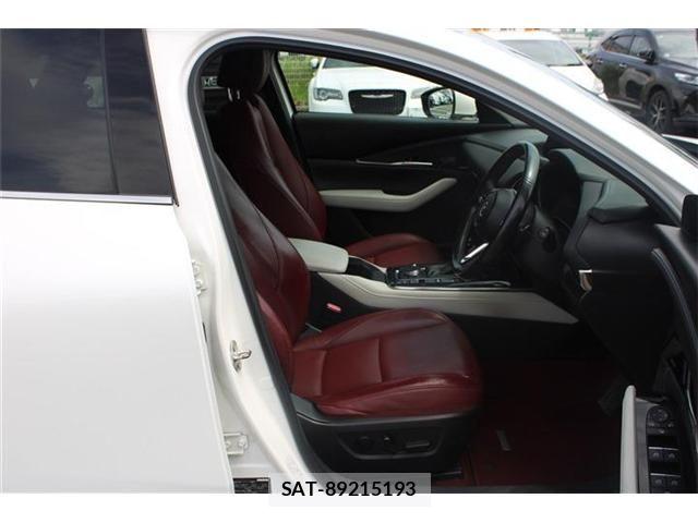 Mazda CX-30 2020-08 8561613-28