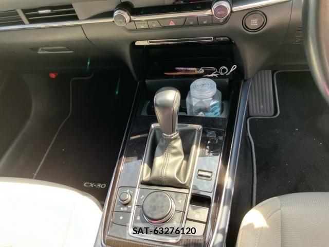 Mazda CX-30 2022-01 8561612-12