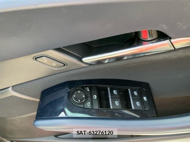 Mazda CX-30 2022-01 8561612-5