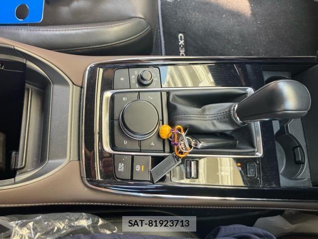 Mazda CX-30 2021-06 8561611-25
